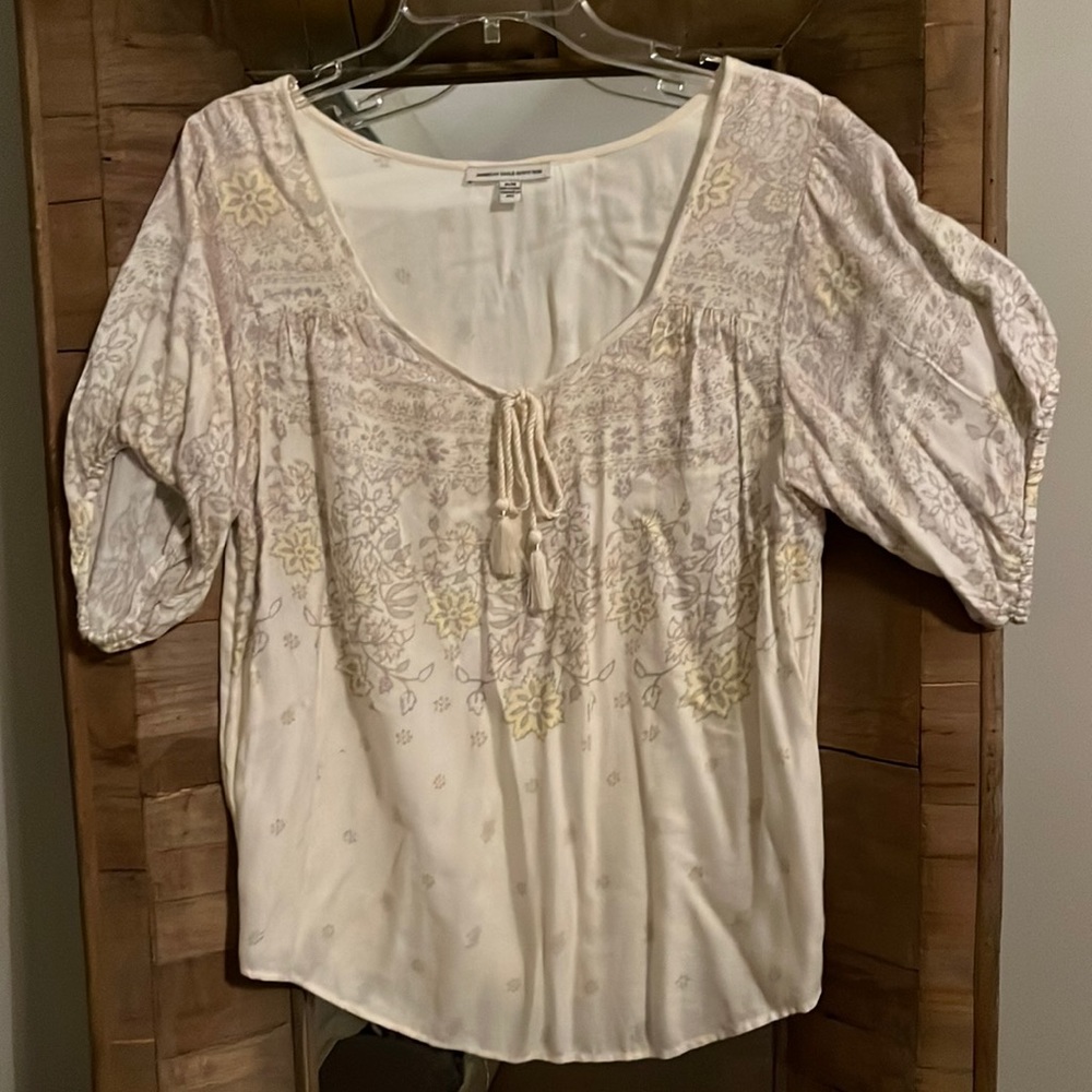NWOT medium mid sleeve blouse from AEO